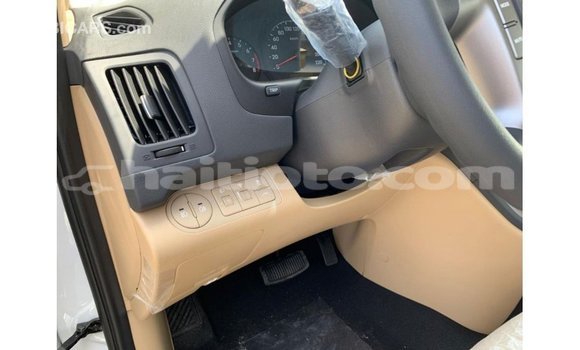 Acheter Import Voiture Hyundai Accent Blanc à Import - Dubai, Artibonite Acheter Import Voiture Hyundai Accent Blanc à Import - Dubai, Artibonite