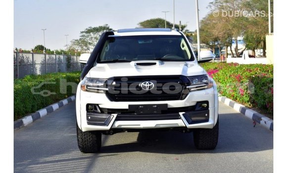 Acheter Import Voiture Toyota Land Cruiser Blanc à Import - Dubai, Artibonite Acheter Import Voiture Toyota Land Cruiser Blanc à Import - Dubai, Artibonite