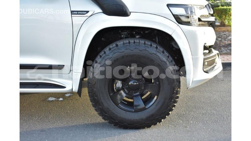 Big with watermark toyota land cruiser artibonite import dubai 2994