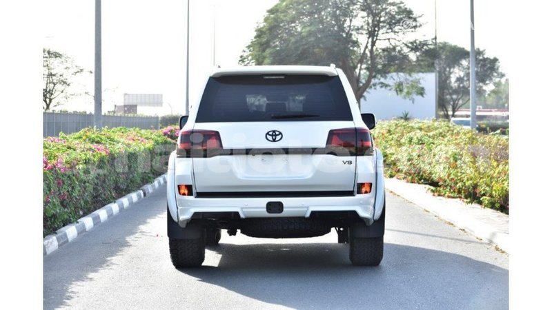 Big with watermark toyota land cruiser artibonite import dubai 2994