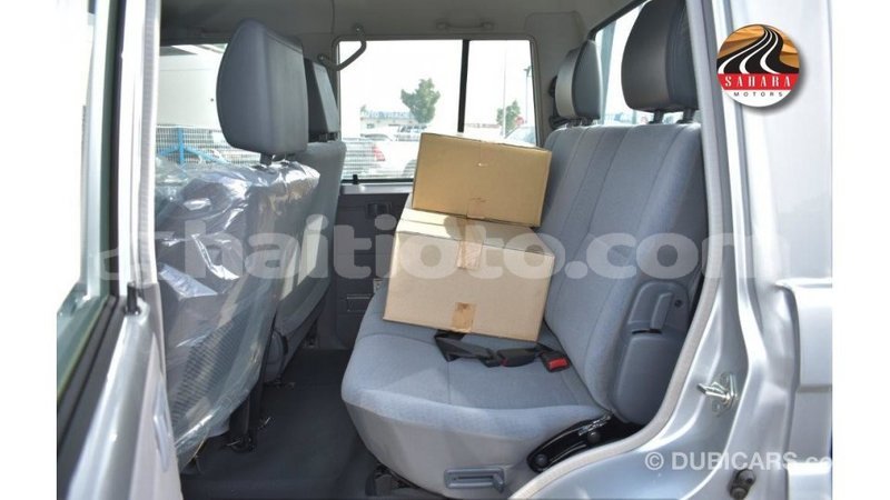 Big with watermark toyota land cruiser artibonite import dubai 2996