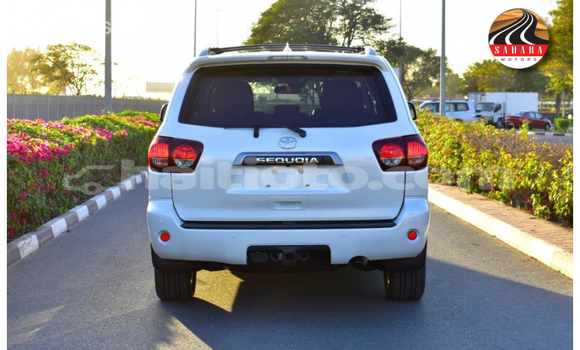 Acheter Import Voiture Toyota Sequoia Blanc à Import - Dubai, Artibonite Acheter Import Voiture Toyota Sequoia Blanc à Import - Dubai, Artibonite