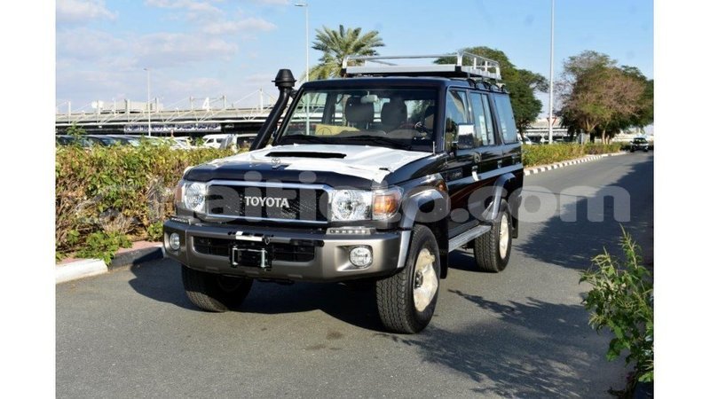 Big with watermark toyota land cruiser artibonite import dubai 3003