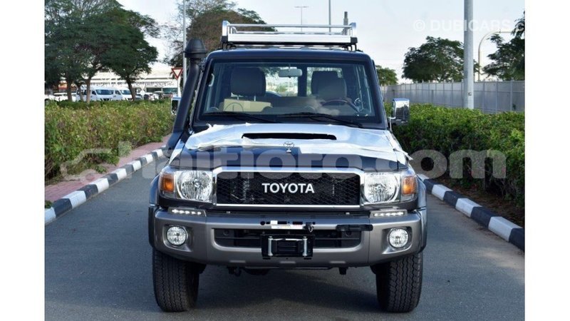 Big with watermark toyota land cruiser artibonite import dubai 3003