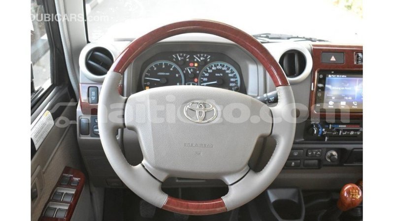 Big with watermark toyota land cruiser artibonite import dubai 3003