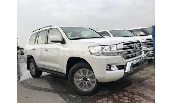 Acheter Import Voiture Toyota Land Cruiser Blanc à Import - Dubai, Artibonite Acheter Import Voiture Toyota Land Cruiser Blanc à Import - Dubai, Artibonite