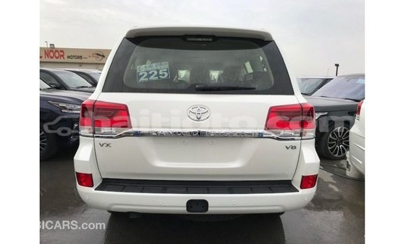 Acheter Import Voiture Toyota Land Cruiser Blanc à Import - Dubai, Artibonite Acheter Import Voiture Toyota Land Cruiser Blanc à Import - Dubai, Artibonite