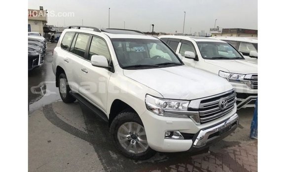 Acheter Import Voiture Toyota Land Cruiser Blanc à Import - Dubai, Artibonite Acheter Import Voiture Toyota Land Cruiser Blanc à Import - Dubai, Artibonite