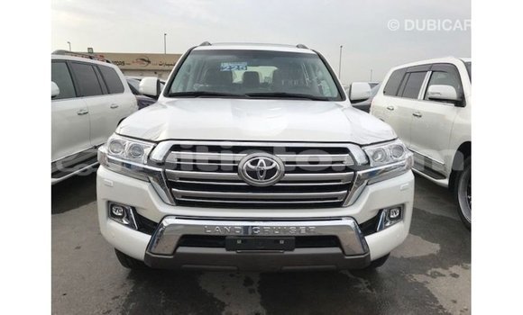 Acheter Import Voiture Toyota Land Cruiser Blanc à Import - Dubai, Artibonite Acheter Import Voiture Toyota Land Cruiser Blanc à Import - Dubai, Artibonite