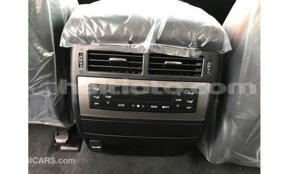 Acheter Import Voiture Toyota Land Cruiser Blanc à Import - Dubai, Artibonite Acheter Import Voiture Toyota Land Cruiser Blanc à Import - Dubai, Artibonite