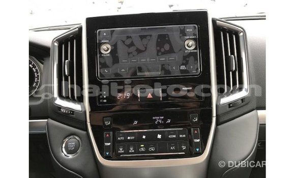 Acheter Import Voiture Toyota Land Cruiser Blanc à Import - Dubai, Artibonite Acheter Import Voiture Toyota Land Cruiser Blanc à Import - Dubai, Artibonite
