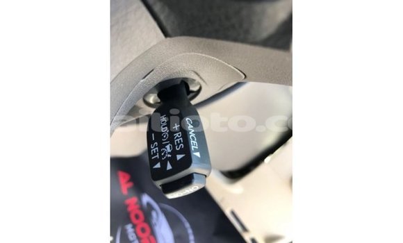 Acheter Import Voiture Toyota Prado Blanc à Import - Dubai, Artibonite Acheter Import Voiture Toyota Prado Blanc à Import - Dubai, Artibonite