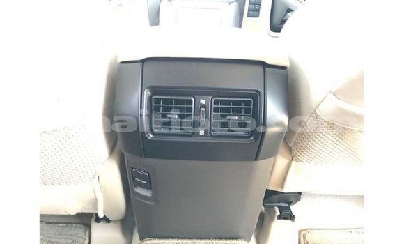 Acheter Import Voiture Toyota Prado Blanc à Import - Dubai, Artibonite Acheter Import Voiture Toyota Prado Blanc à Import - Dubai, Artibonite
