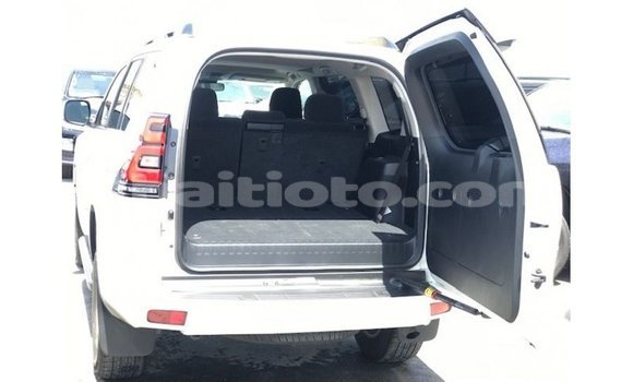 Acheter Import Voiture Toyota Prado Blanc à Import - Dubai, Artibonite Acheter Import Voiture Toyota Prado Blanc à Import - Dubai, Artibonite