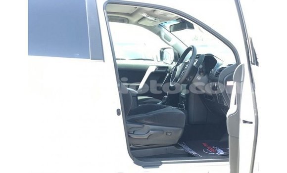 Acheter Import Voiture Toyota Prado Blanc à Import - Dubai, Artibonite Acheter Import Voiture Toyota Prado Blanc à Import - Dubai, Artibonite