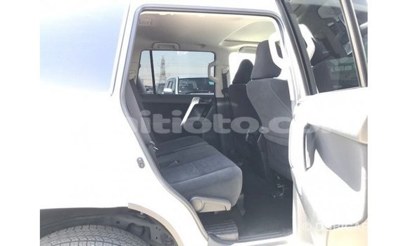 Acheter Import Voiture Toyota Prado Blanc à Import - Dubai, Artibonite Acheter Import Voiture Toyota Prado Blanc à Import - Dubai, Artibonite