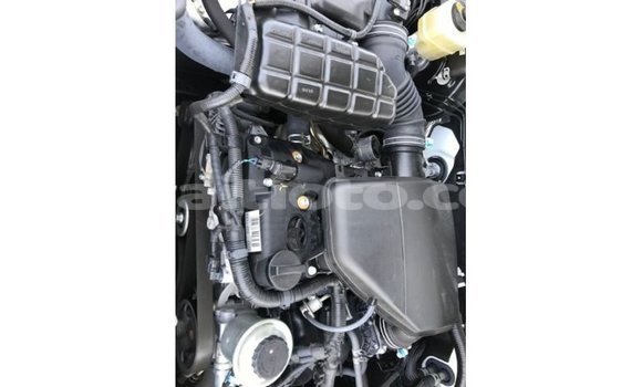 Acheter Import Voiture Toyota Prado Blanc à Import - Dubai, Artibonite Acheter Import Voiture Toyota Prado Blanc à Import - Dubai, Artibonite