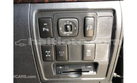 Acheter Import Voiture Toyota Land Cruiser Noir à Import - Dubai, Artibonite Acheter Import Voiture Toyota Land Cruiser Noir à Import - Dubai, Artibonite