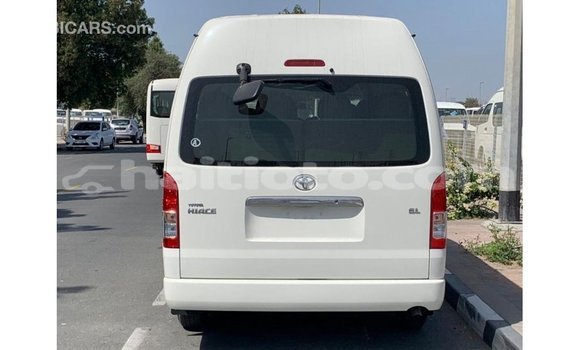 Acheter Import Voiture Toyota Hiace Blanc à Import - Dubai, Artibonite Acheter Import Voiture Toyota Hiace Blanc à Import - Dubai, Artibonite