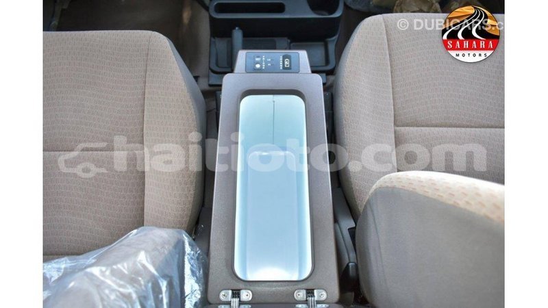 Big with watermark toyota land cruiser artibonite import dubai 3021