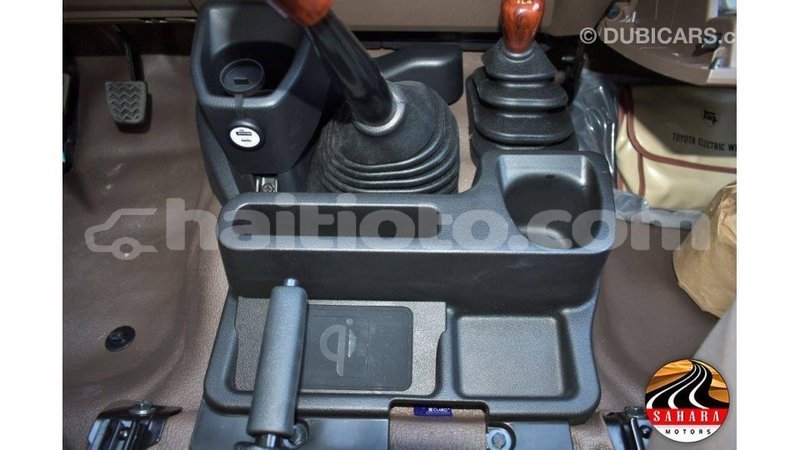 Big with watermark toyota land cruiser artibonite import dubai 3021