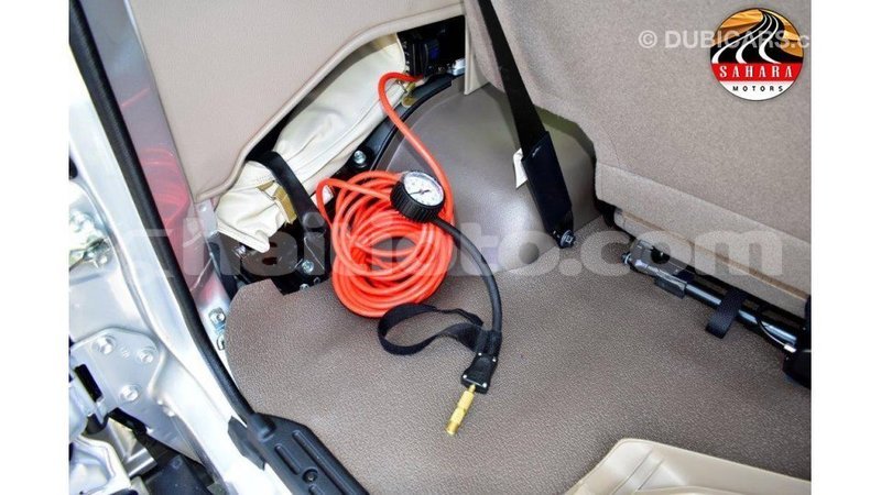 Big with watermark toyota land cruiser artibonite import dubai 3021