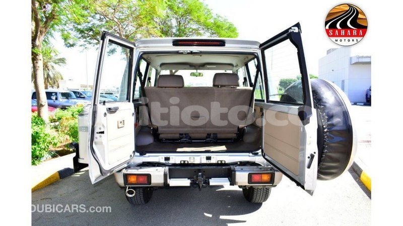 Big with watermark toyota land cruiser artibonite import dubai 3021