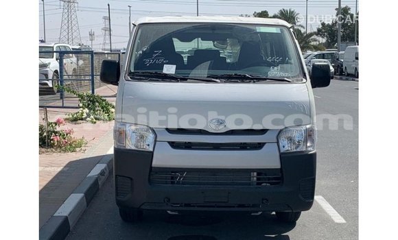 Buy Import Toyota Hiace White Car in Import - Dubai in Artibonite Buy Import Toyota Hiace White Car in Import - Dubai in Artibonite