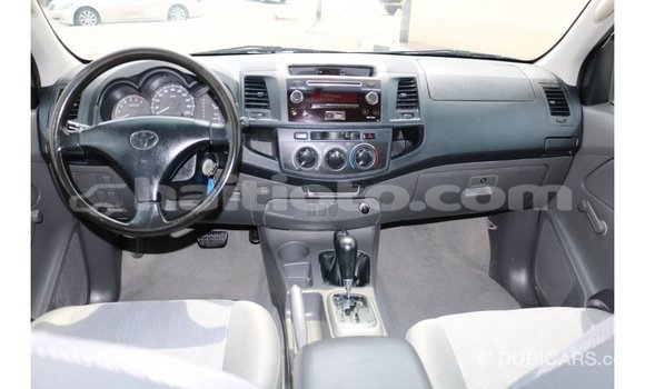 Acheter Import Voiture Toyota Hilux Blanc à Import - Dubai, Artibonite