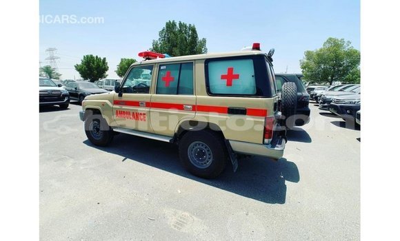 Acheter Import Voiture Toyota Land Cruiser Beige à Import - Dubai, Artibonite Acheter Import Voiture Toyota Land Cruiser Beige à Import - Dubai, Artibonite