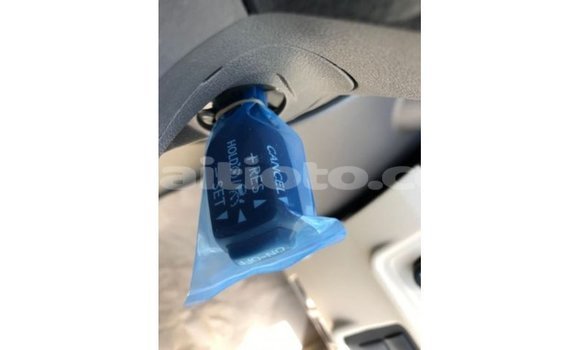 Acheter Import Voiture Toyota Prado Blanc à Import - Dubai, Artibonite Acheter Import Voiture Toyota Prado Blanc à Import - Dubai, Artibonite