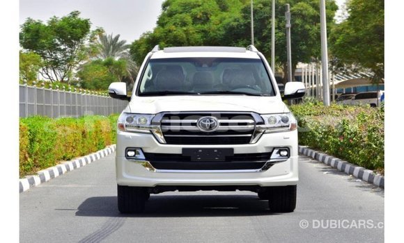 Acheter Import Voiture Toyota Land Cruiser Blanc à Import - Dubai, Artibonite Acheter Import Voiture Toyota Land Cruiser Blanc à Import - Dubai, Artibonite
