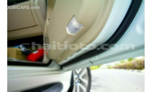 Acheter Import Voiture Toyota Land Cruiser Blanc à Import - Dubai, Artibonite Acheter Import Voiture Toyota Land Cruiser Blanc à Import - Dubai, Artibonite