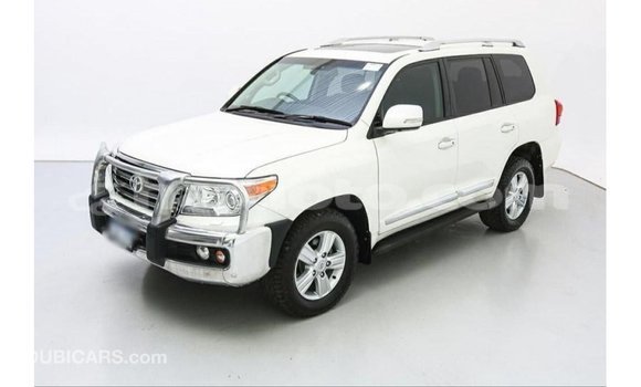 Acheter Import Voiture Toyota Land Cruiser Blanc à Import - Dubai, Artibonite Acheter Import Voiture Toyota Land Cruiser Blanc à Import - Dubai, Artibonite