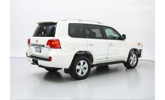 Acheter Import Voiture Toyota Land Cruiser Blanc à Import - Dubai, Artibonite Acheter Import Voiture Toyota Land Cruiser Blanc à Import - Dubai, Artibonite