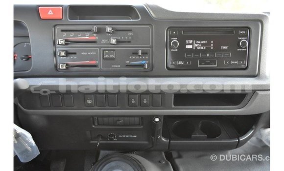 Acheter Import Voiture Toyota Coaster Blanc à Import - Dubai, Artibonite Acheter Import Voiture Toyota Coaster Blanc à Import - Dubai, Artibonite