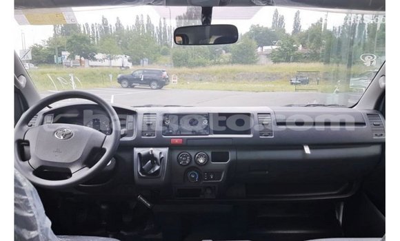 Acheter Import Voiture Toyota Hiace Blanc à Import - Dubai, Artibonite Acheter Import Voiture Toyota Hiace Blanc à Import - Dubai, Artibonite