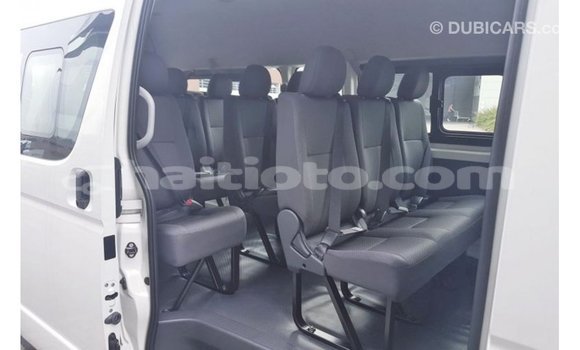 Acheter Import Voiture Toyota Hiace Blanc à Import - Dubai, Artibonite Acheter Import Voiture Toyota Hiace Blanc à Import - Dubai, Artibonite