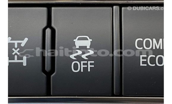 Acheter Import Voiture Toyota Land Cruiser Blanc à Import - Dubai, Artibonite Acheter Import Voiture Toyota Land Cruiser Blanc à Import - Dubai, Artibonite