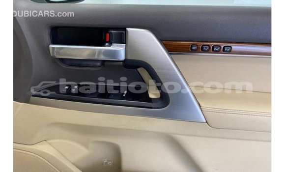 Acheter Import Voiture Toyota Land Cruiser Blanc à Import - Dubai, Artibonite Acheter Import Voiture Toyota Land Cruiser Blanc à Import - Dubai, Artibonite