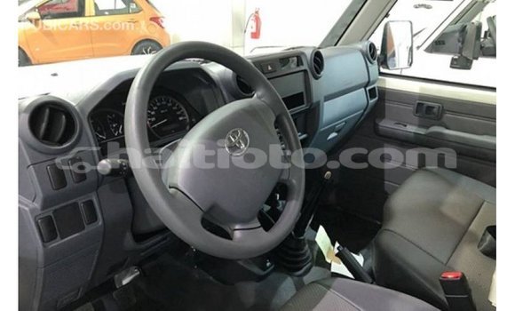Buy Import Toyota Land Cruiser White Car in Import - Dubai in Artibonite Buy Import Toyota Land Cruiser White Car in Import - Dubai in Artibonite
