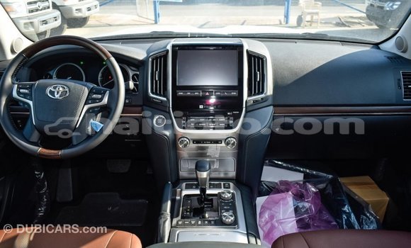 Acheter Import Voiture Toyota Land Cruiser Blanc à Import - Dubai, Artibonite Acheter Import Voiture Toyota Land Cruiser Blanc à Import - Dubai, Artibonite
