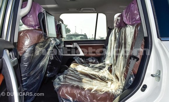 Acheter Import Voiture Toyota Land Cruiser Blanc à Import - Dubai, Artibonite Acheter Import Voiture Toyota Land Cruiser Blanc à Import - Dubai, Artibonite