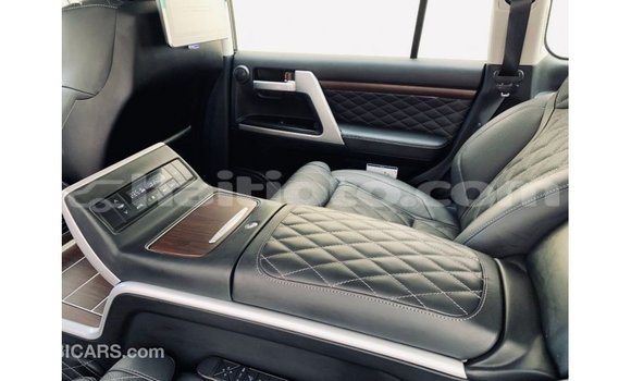 Acheter Import Voiture Toyota Land Cruiser Noir à Import - Dubai, Artibonite Acheter Import Voiture Toyota Land Cruiser Noir à Import - Dubai, Artibonite