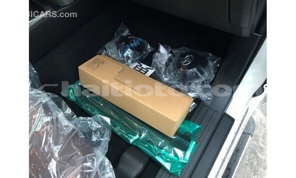 Acheter Import Voiture Toyota 4Runner Blanc à Import - Dubai, Artibonite Acheter Import Voiture Toyota 4Runner Blanc à Import - Dubai, Artibonite