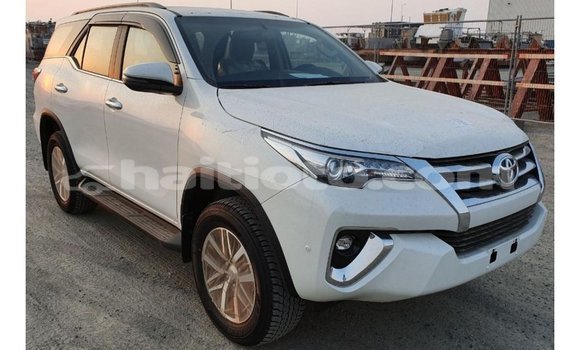 Acheter Import Voiture Toyota Fortuner Blanc à Import - Dubai, Artibonite Acheter Import Voiture Toyota Fortuner Blanc à Import - Dubai, Artibonite