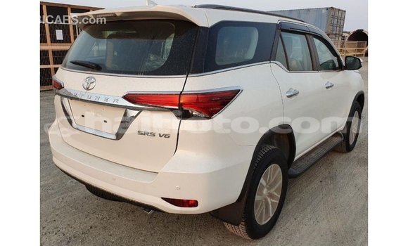 Acheter Import Voiture Toyota Fortuner Blanc à Import - Dubai, Artibonite Acheter Import Voiture Toyota Fortuner Blanc à Import - Dubai, Artibonite