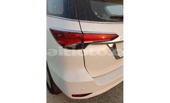 Acheter Import Voiture Toyota Fortuner Blanc à Import - Dubai, Artibonite Acheter Import Voiture Toyota Fortuner Blanc à Import - Dubai, Artibonite