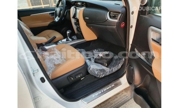 Acheter Import Voiture Toyota Fortuner Blanc à Import - Dubai, Artibonite Acheter Import Voiture Toyota Fortuner Blanc à Import - Dubai, Artibonite