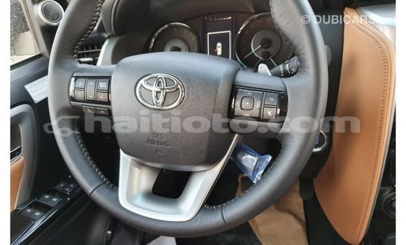 Acheter Import Voiture Toyota Fortuner Blanc à Import - Dubai, Artibonite Acheter Import Voiture Toyota Fortuner Blanc à Import - Dubai, Artibonite